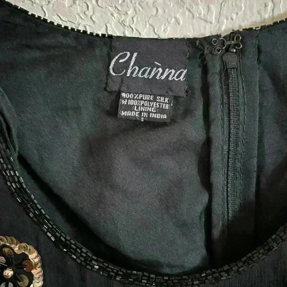 Channa blouse with exquisite sequin detail - Picture 4 of 6